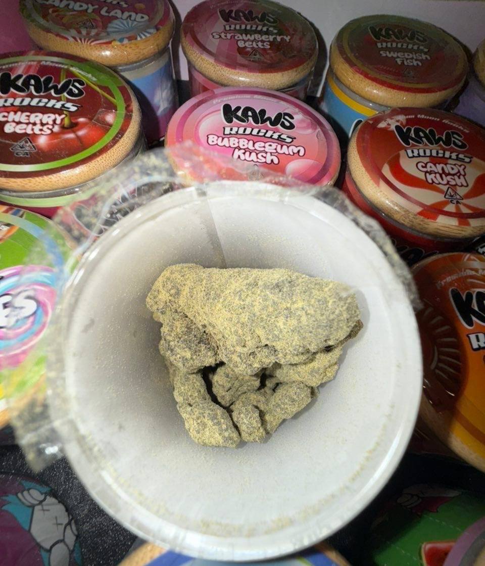 🇺🇸 REAL CALI KAWS MOONROCKS 🇺🇸
